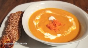 Malte Evers Rezept: Karotten-Kokossuppe mit scharfer Blätterteigzigarre 2