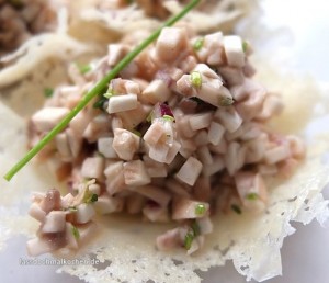 Malte Evers Rezept: Pilztatar im Parmesankörbchen 1