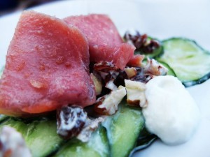 Malte Evers Rezept: Gurkensalat mit Walnüssen und Rosinen
