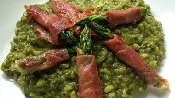 Malte Evers Rezept: Spinatrisotto mit Spargel-Saltimbocca
